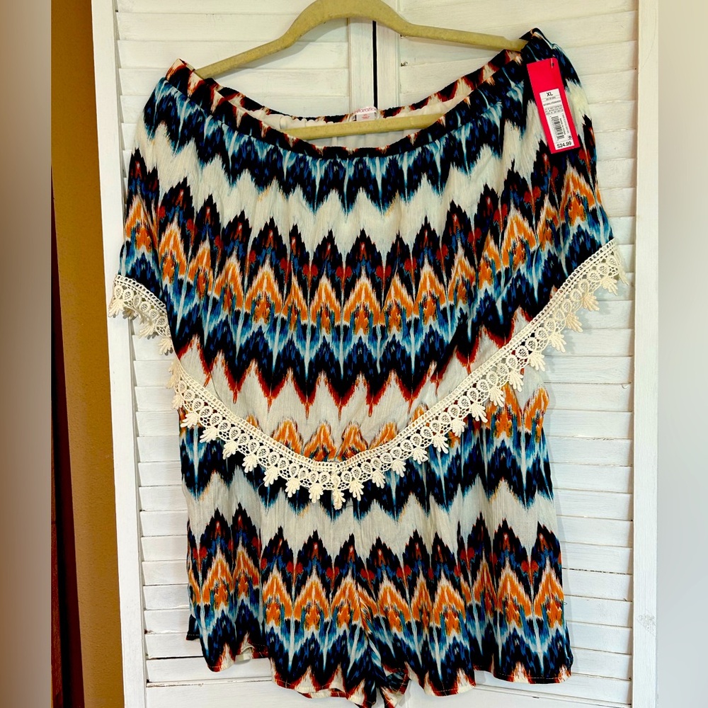 Xhilaration Size XL Aztec print Boho On off shoulder romper NWT